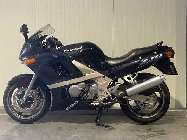 kawasaki - zzr-600