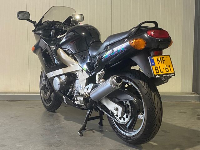 kawasaki - zzr-600