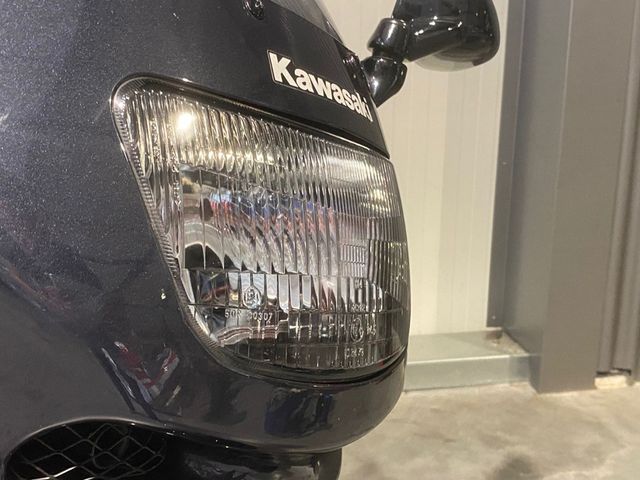 kawasaki - zzr-600