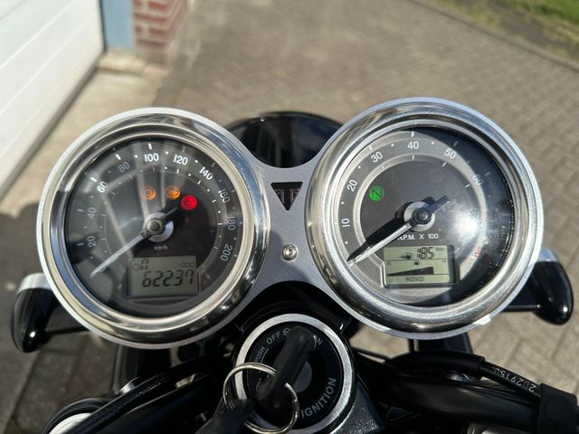 triumph - bonneville-t-120-black