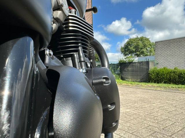 triumph - bonneville-t-120-black