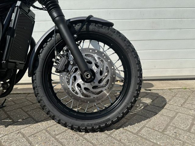 triumph - bonneville-t-120-black