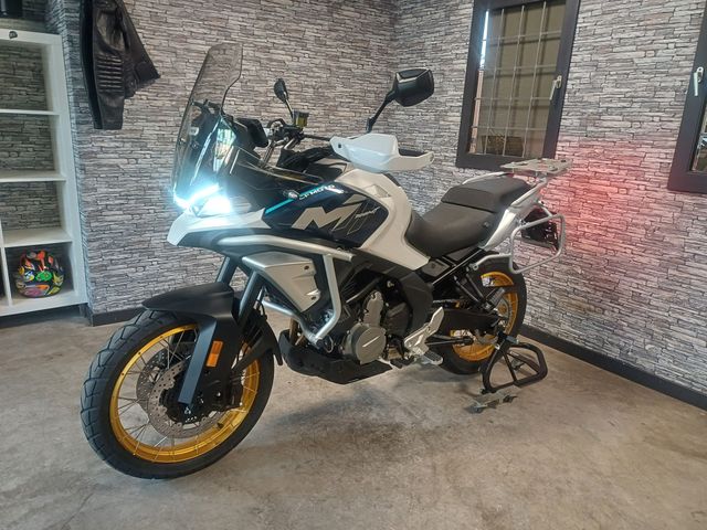 cfmoto - 700-mt-adventure