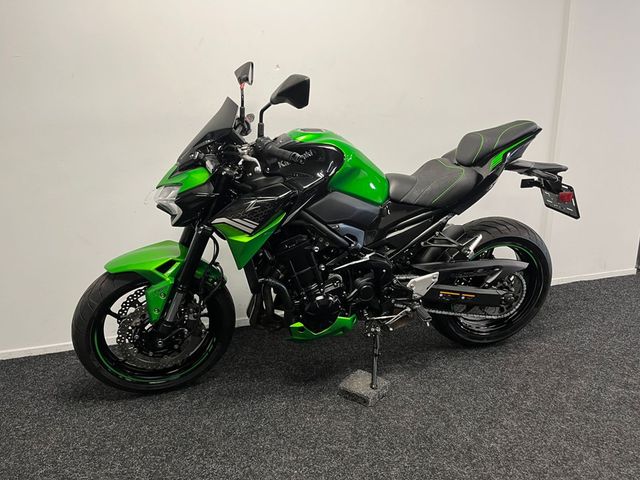 kawasaki - z900