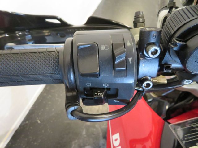 ducati - hypermotard-1100