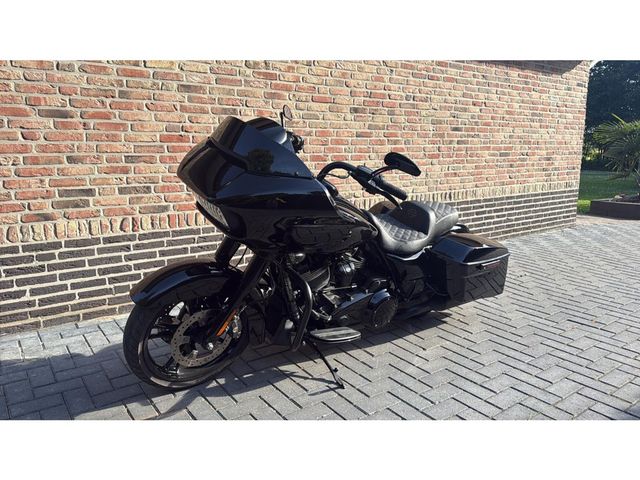 harley-davidson - road-glide-cvo-fltrxse