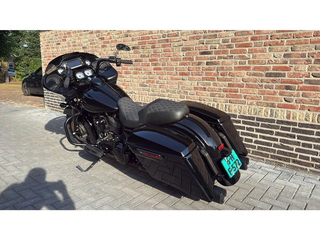 harley-davidson - road-glide-cvo-fltrxse