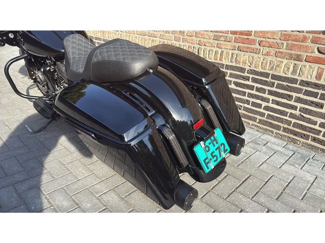 harley-davidson - road-glide-cvo-fltrxse