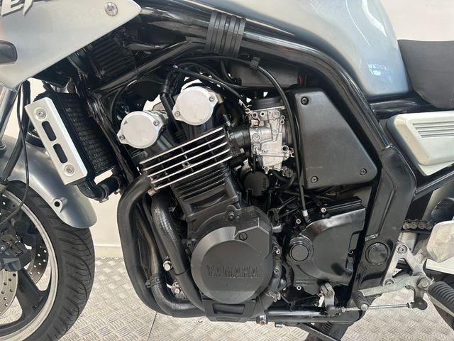 yamaha - fzs-600-fazer
