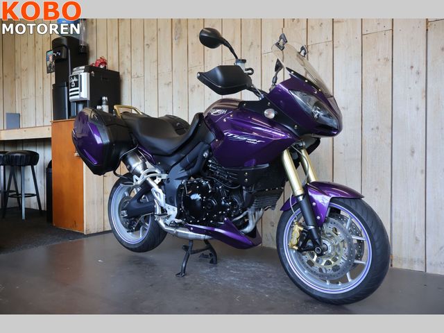 triumph - tiger-1050