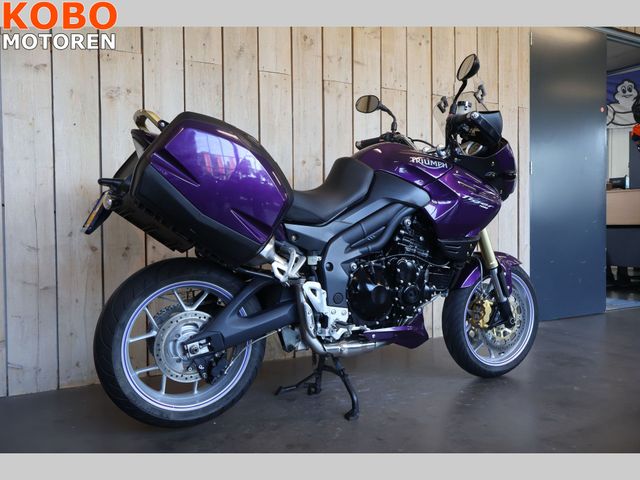 triumph - tiger-1050