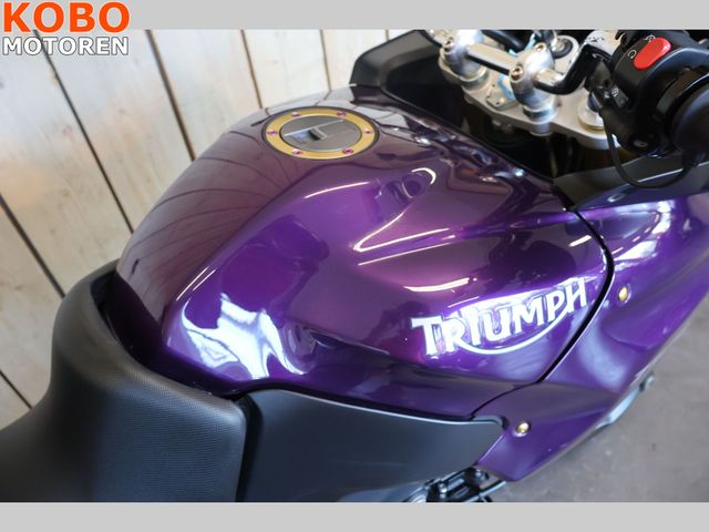 triumph - tiger-1050