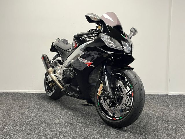 aprilia - rsv-4-r