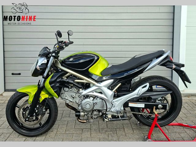 suzuki - sfv-650-gladius-abs