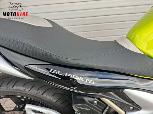 suzuki - sfv-650-gladius-abs