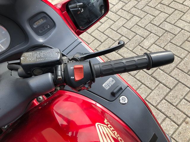 honda - st-1100-pan-european
