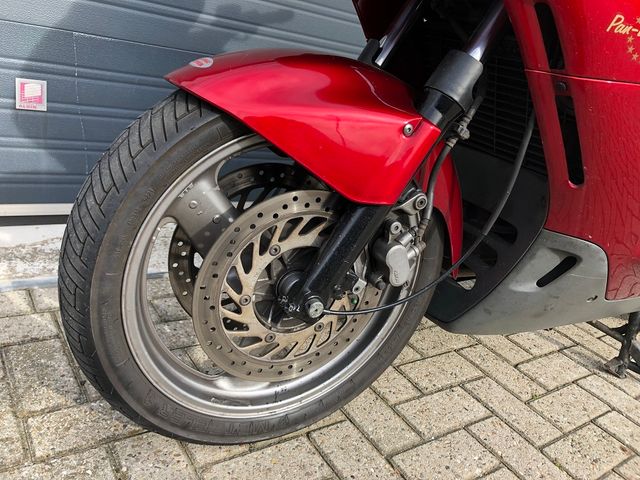 honda - st-1100-pan-european