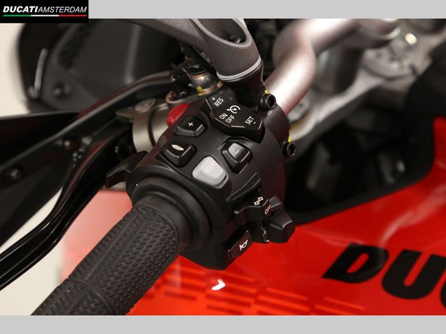 ducati - multistrada-v4-s-pikes-peak