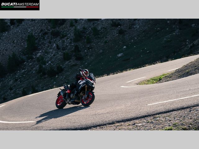 ducati - multistrada-v4-s-pikes-peak