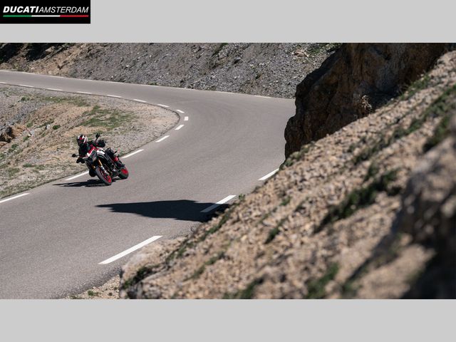 ducati - multistrada-v4-s-pikes-peak