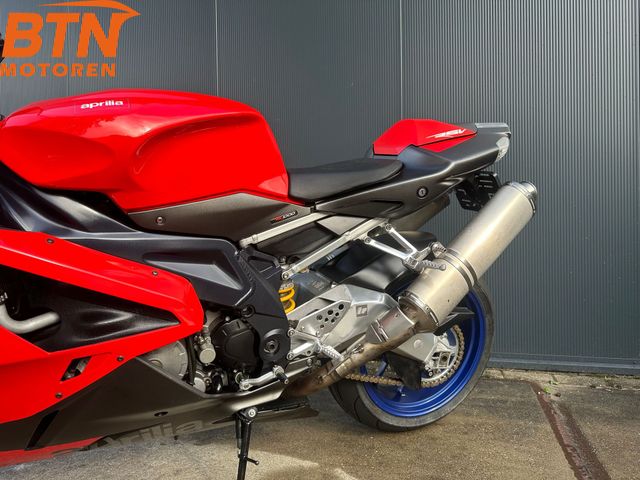 aprilia - rsv-1000-r-factory