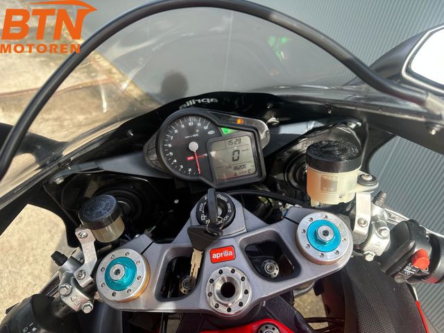 aprilia - rsv-1000-r-factory