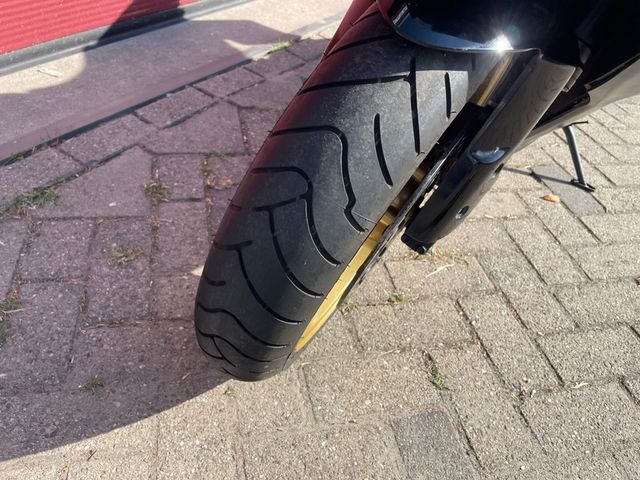 suzuki - gsx-r-750