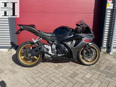 SUZUKI GSX-R 750 – foto 3