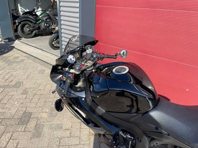 suzuki - gsx-r-750