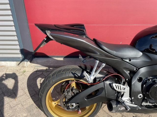 suzuki - gsx-r-750