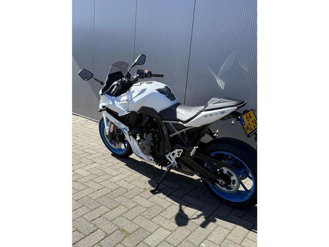 suzuki - gsx-8r