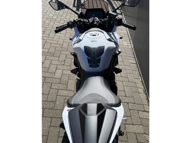 suzuki - gsx-8r
