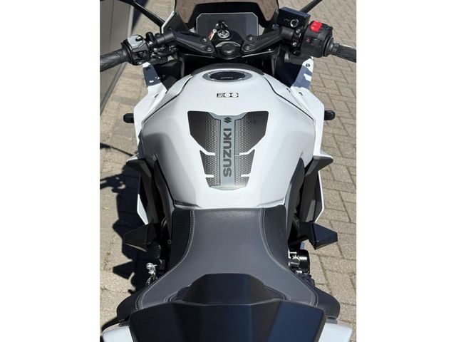suzuki - gsx-8r