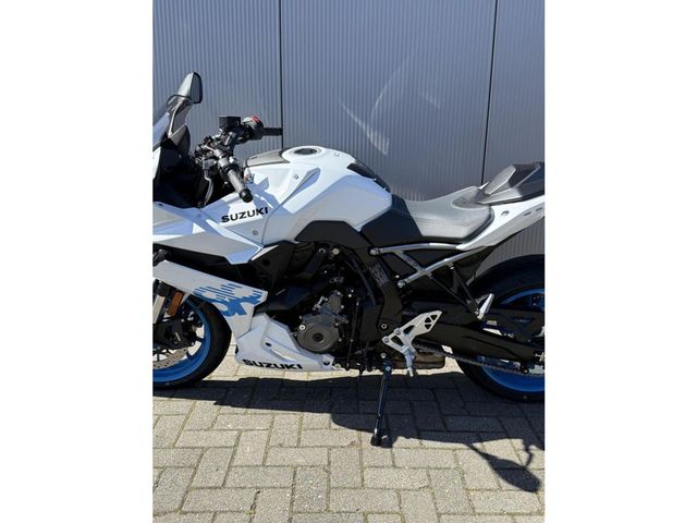suzuki - gsx-8r