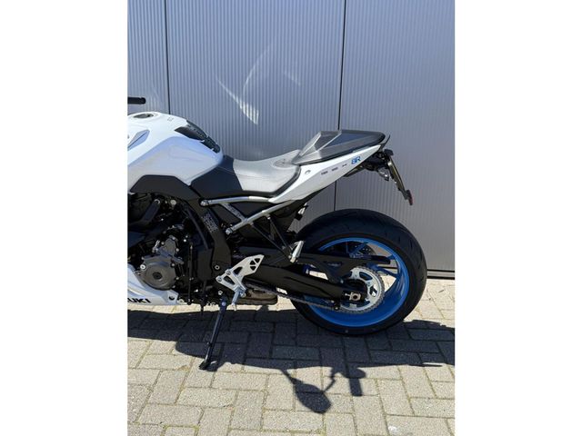 suzuki - gsx-8r