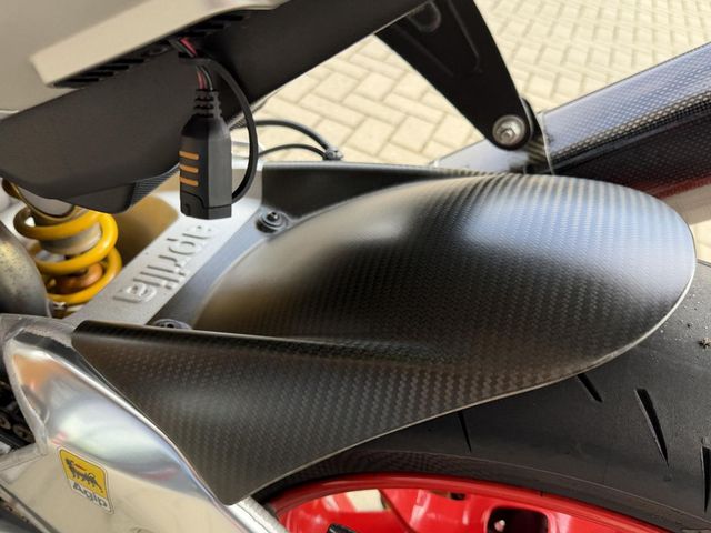 aprilia - rsv-4-1100