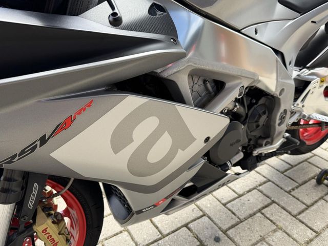 aprilia - rsv-4-1100