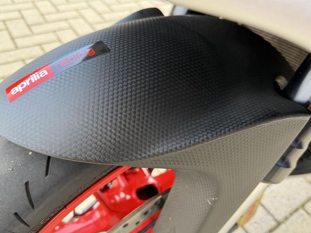 aprilia - rsv-4-1100