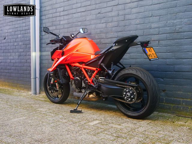 ktm - 1390-super-duke-r