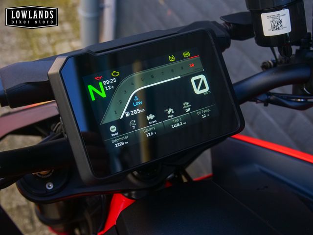 ktm - 1390-super-duke-r