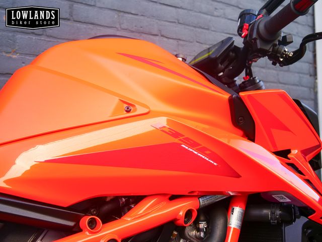 ktm - 1390-super-duke-r