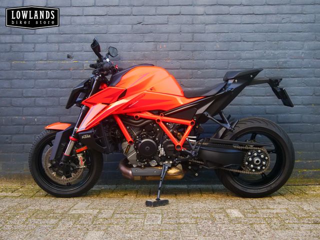 ktm - 1390-super-duke-r