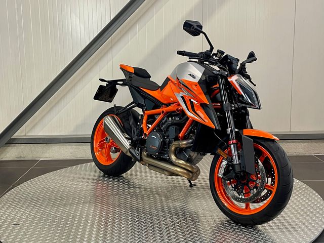 ktm - 1290-super-duke-r