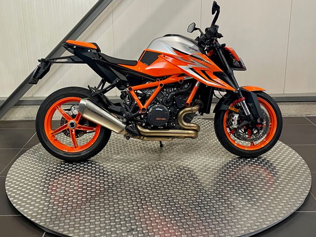 ktm - 1290-super-duke-r