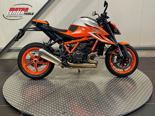 ktm - 1290-super-duke-r