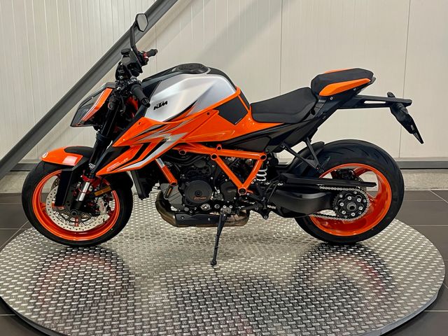 ktm - 1290-super-duke-r