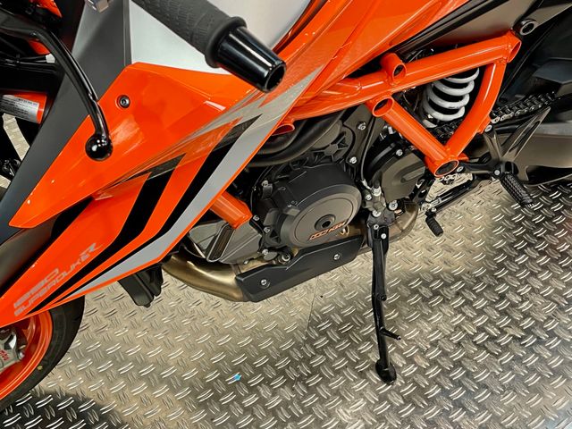 ktm - 1290-super-duke-r