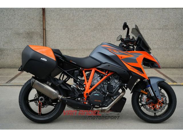 ktm - 1290-super-duke-gt