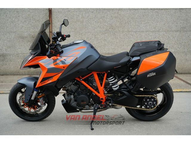 ktm - 1290-super-duke-gt