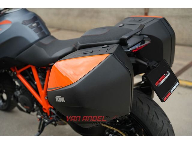ktm - 1290-super-duke-gt